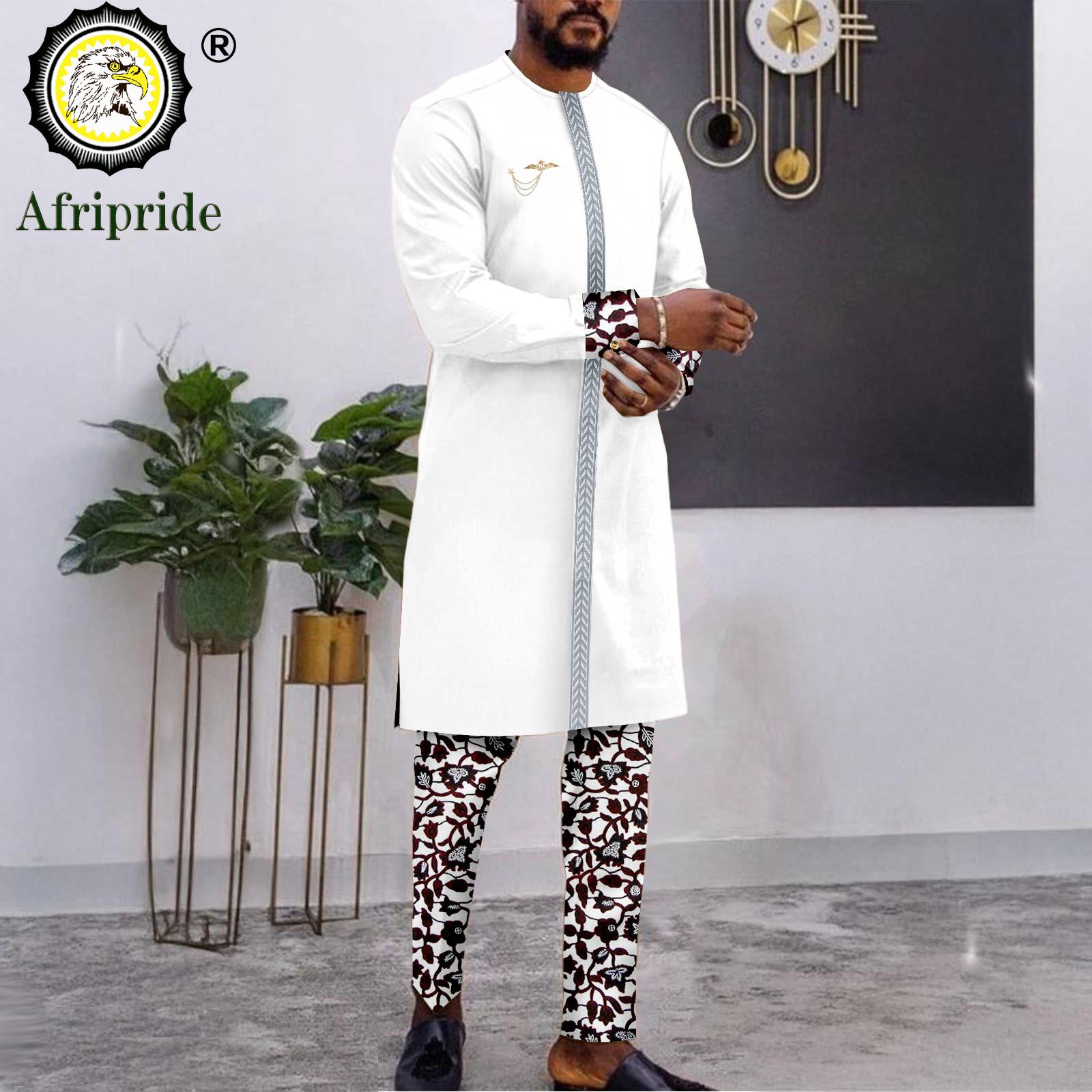 Men Formal Wear Outfits - แอฟริกันเสื้อผ้าสําหรับชายเข็มกลัดเย็บปักถักร้อยเสื้อแขนยาวและกางเกงพิมพ์ชุด Dashiki ชุด PLUS ขนาดชุดลําลอง 2416124