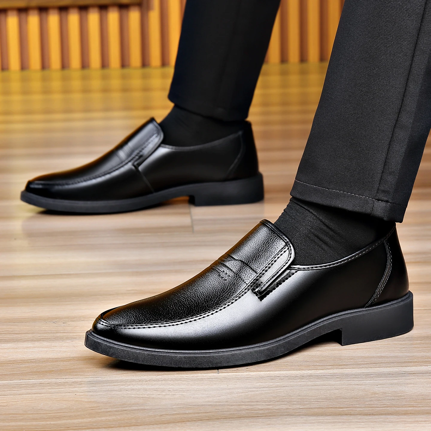 รองเท้าหนังผู้ชายแบบสวมสำหรับธ - Formal Men Daily Wear Shoes บทวิจารณ์และราคา