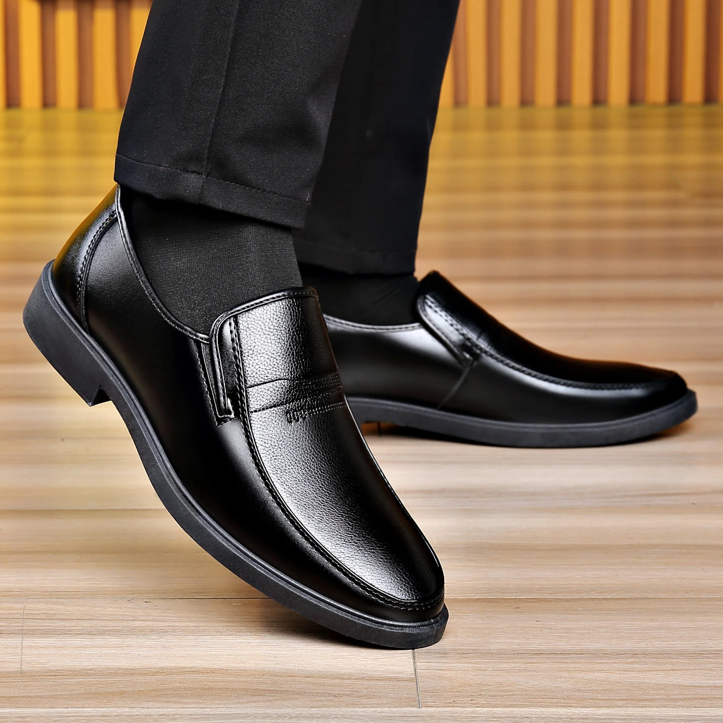 รองเท้าหนังผู้ชายแบบสวมสำหรับธ - Formal Men Daily Wear Shoes บทวิจารณ์และราคา
